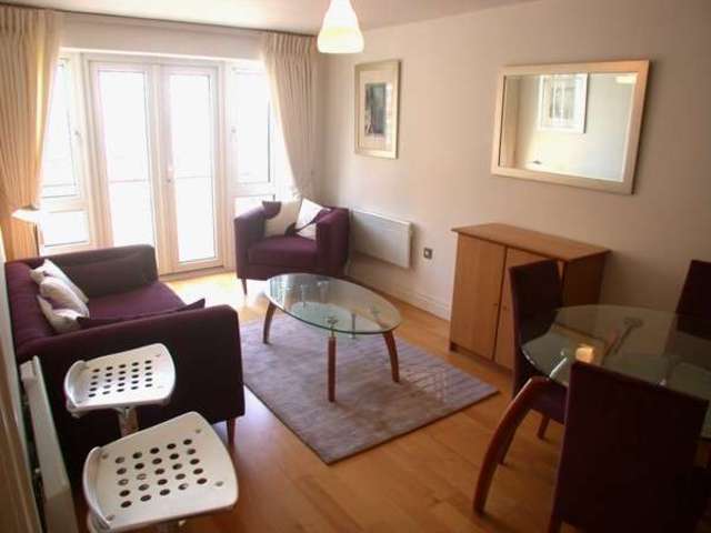  Image of 1 Bedroom Flat to rent at Docklands, E14 3WG