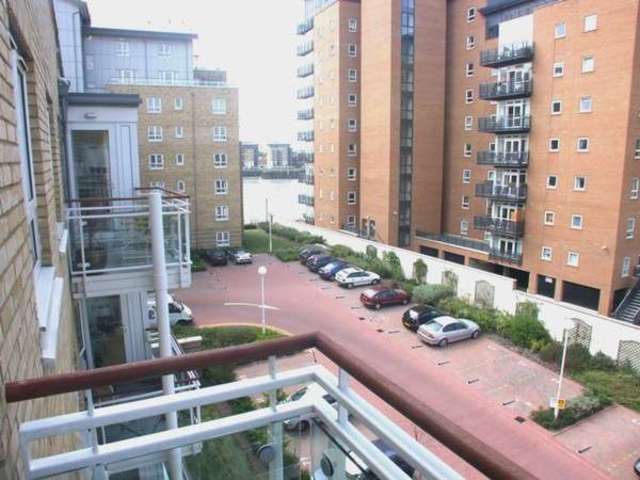  Image of 1 Bedroom Flat to rent at Docklands, E14 3WG