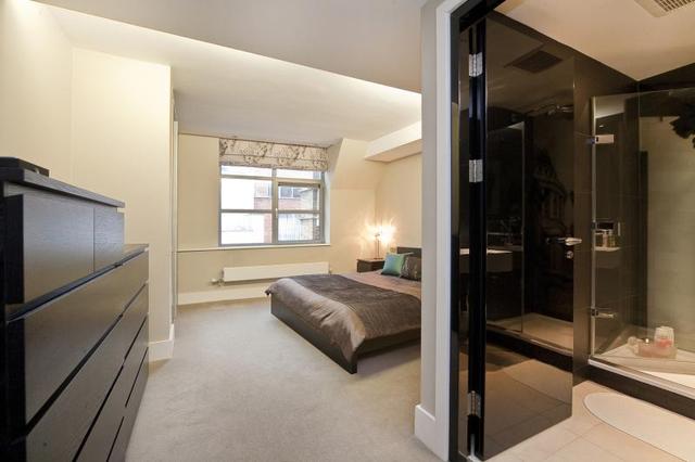  Image of 2 Bedroom Flat to rent at Clerkenwell London Farringdon, EC1M 4NP