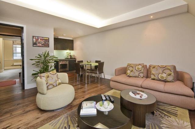  Image of 2 Bedroom Flat to rent at Clerkenwell London Farringdon, EC1M 4NP