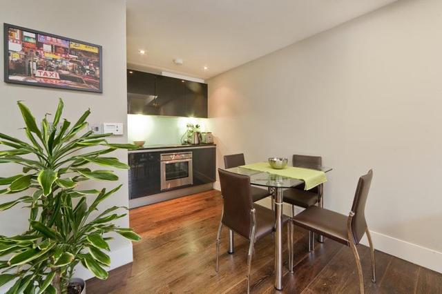 Image of 2 Bedroom Flat to rent at Clerkenwell London Farringdon, EC1M 4NP