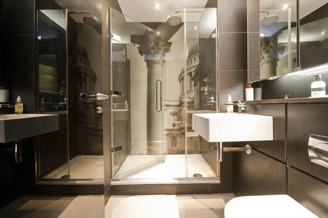  Image of 2 Bedroom Flat to rent at Clerkenwell London Farringdon, EC1M 4NP