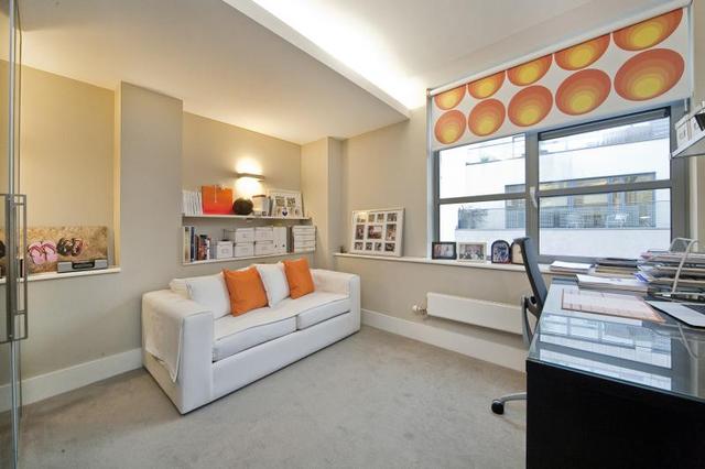  Image of 2 Bedroom Flat to rent at Clerkenwell London Farringdon, EC1M 4NP
