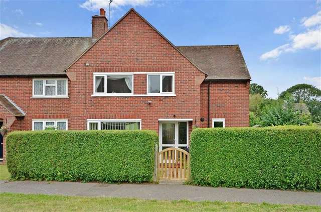  Image of 4 Bedroom Semi-Detached for sale at Lavant Chichester Chichester, PO18 0BT