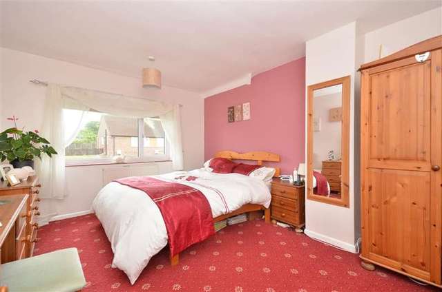  Image of 4 Bedroom Semi-Detached for sale at Lavant Chichester Chichester, PO18 0BT