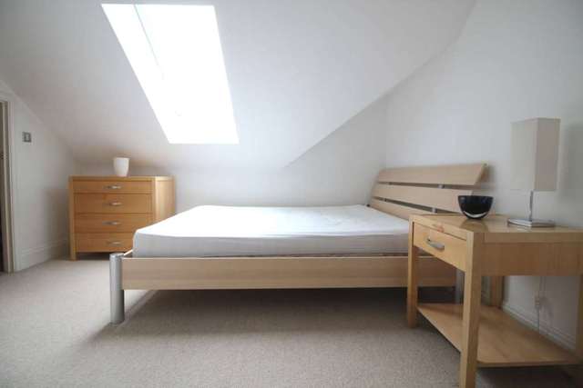  Image of 2 Bedroom Apartment to rent at Tanyard House High Street Brentford, TW8 8LJ