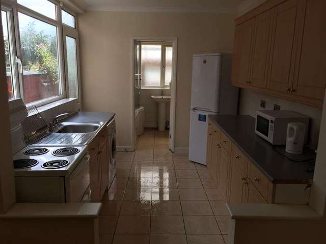  Image of 4 Bedroom Terraced to rent at Stoke Coventry, CV1 2BA
