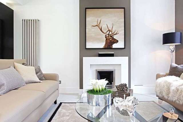  Image of 3 Bedroom Terraced for sale at Bishopsgate Road  Englefield Green, TW20 0XP