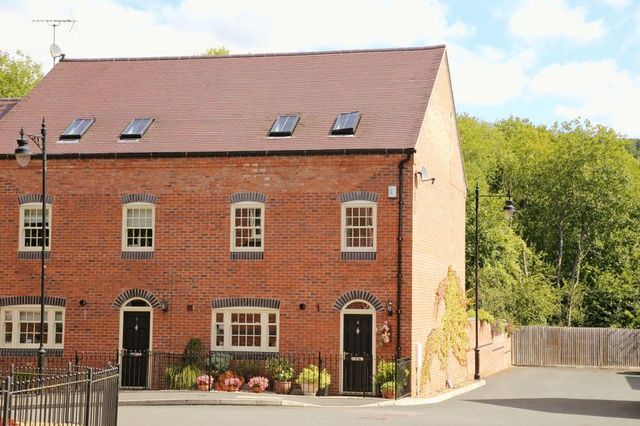  Image of 4 Bedroom Terraced for sale at The Woodlands Jackfield Telford, TF8 7LN