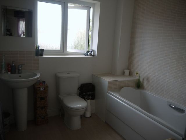  Image of 3 Bedroom Detached to rent at Elsanta Crescent Titchfield Common Fareham, PO14 4FS