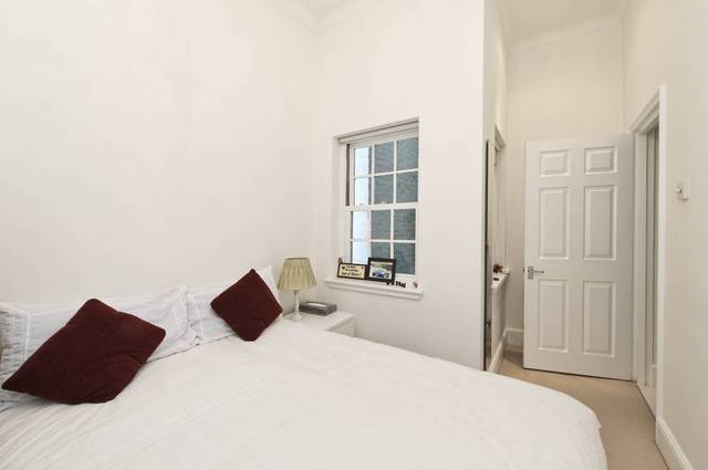  Image of 2 Bedroom Flat to rent at Warwick Way  London, SW1V 1SD