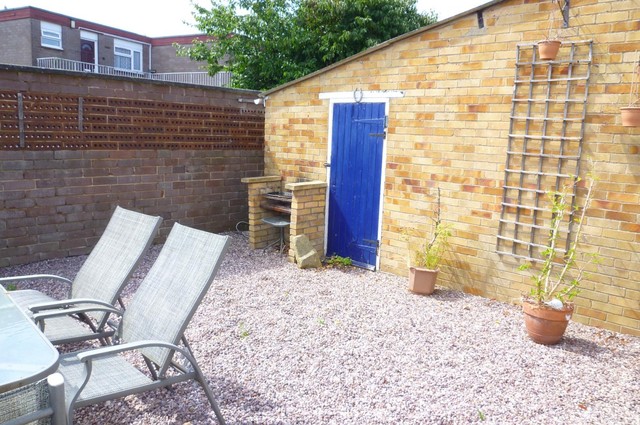  Image of 3 Bedroom Semi-Detached to rent at Gosport, PO12 2AL