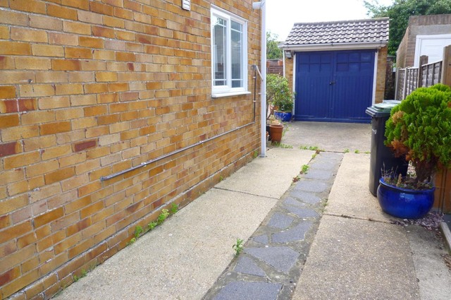  Image of 3 Bedroom Semi-Detached to rent at Gosport, PO12 2AL