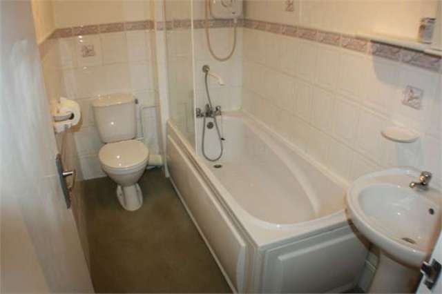  Image of 1 Bedroom Flat to rent at Hatch End Hatch End, HA5 4JL