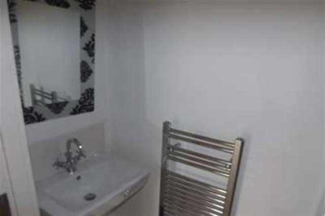  Image of 2 Bedroom Flat to rent at Liverpool, L33 8WZ
