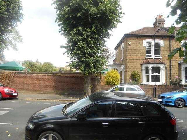  Image of 4 Bedroom Terraced for sale at Leytonstone London Leytonstone, E11 3BH