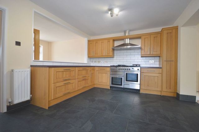  Image of 4 Bedroom Semi-Detached for sale at Ashford Grove  Yeovil, BA21 4PQ