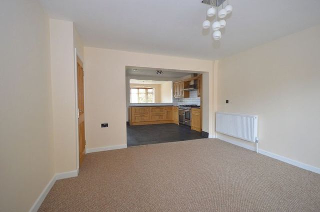  Image of 4 Bedroom Semi-Detached for sale at Ashford Grove  Yeovil, BA21 4PQ