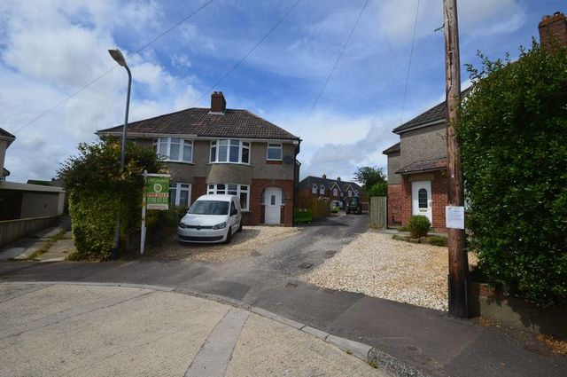  Image of 4 Bedroom Semi-Detached for sale at Ashford Grove  Yeovil, BA21 4PQ