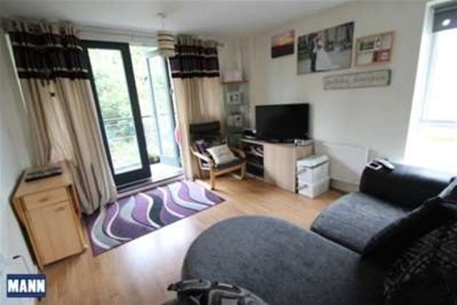  Image of 2 Bedroom Flat to rent at Greenhithe, DA9 9UP