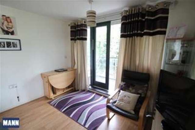  Image of 2 Bedroom Flat to rent at Greenhithe, DA9 9UP