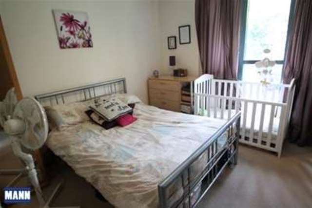  Image of 2 Bedroom Flat to rent at Greenhithe, DA9 9UP