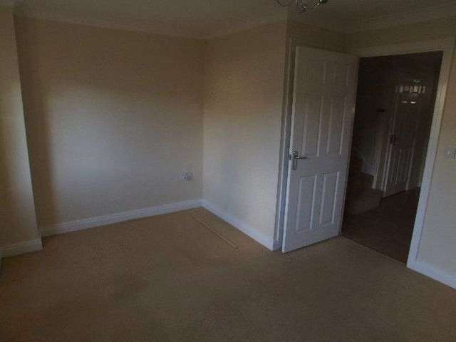  Image of 2 Bedroom Terraced to rent at Weeks Rise  Camelford, PL32 9UY