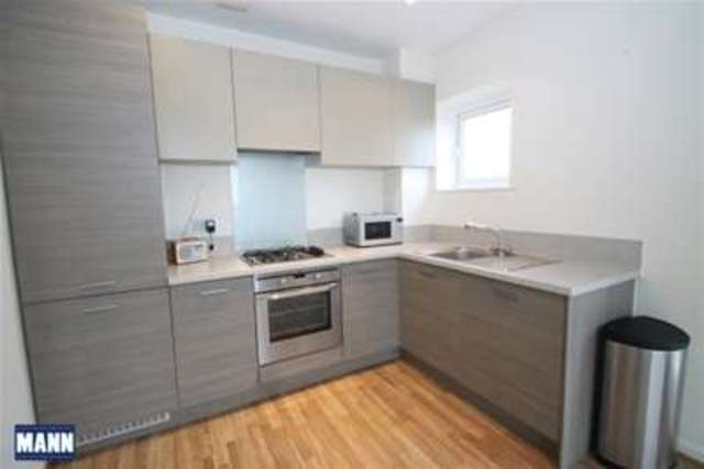  Image of 2 Bedroom Flat to rent at Greenhithe, DA9 9UP