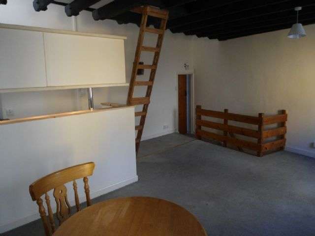  Image of 1 Bedroom Flat to rent at Upper Frog Street,  Tenby, SA70 7JG