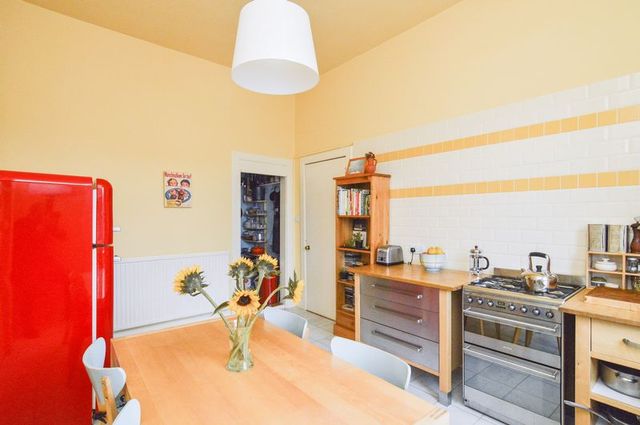  Image of 2 Bedroom Flat for sale at Elm Row Leith Walk Edinburgh, EH7 4AQ