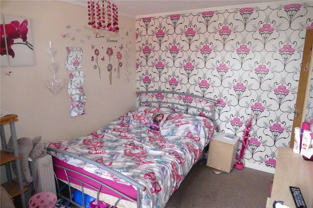  Image of 2 Bedroom Maisonette for sale at Woodley Reading Woodley, RG5 4NW