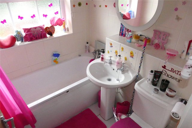  Image of 2 Bedroom Maisonette for sale at Woodley Reading Woodley, RG5 4NW