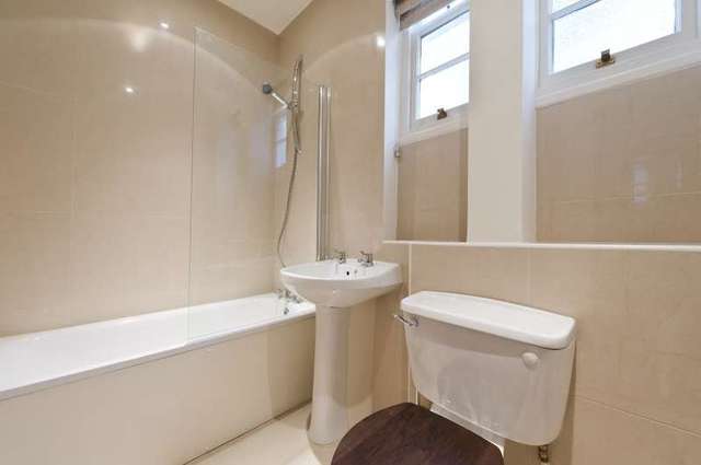  Image of 1 Bedroom Ground Flat to rent at Aylesford Street  London, SW1V 3RY