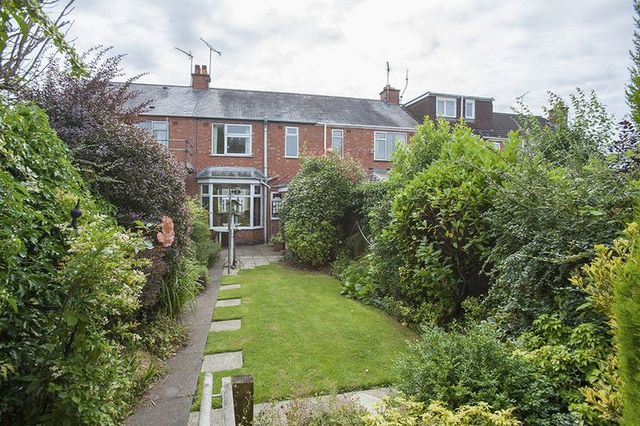  Image of 3 Bedroom Terraced for sale at Bromleigh Drive  Coventry, CV2 5LW