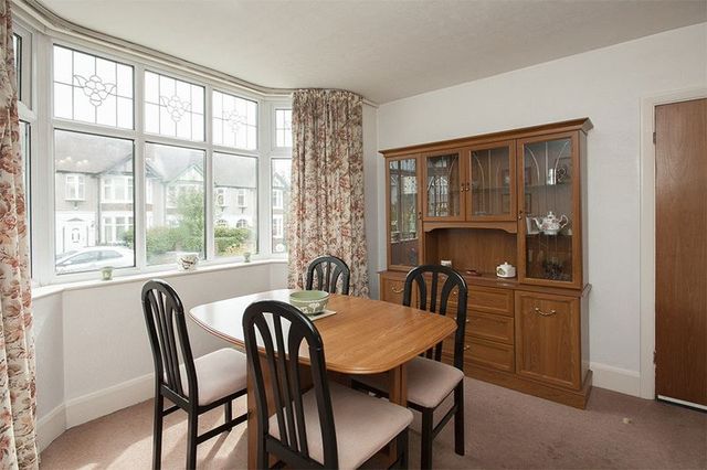  Image of 3 Bedroom Terraced for sale at Bromleigh Drive  Coventry, CV2 5LW