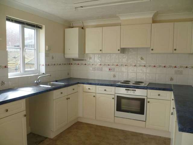  Image of 3 Bedroom Semi-Detached to rent at Caister Great Yarmouth Norfolk, NR30 5WA