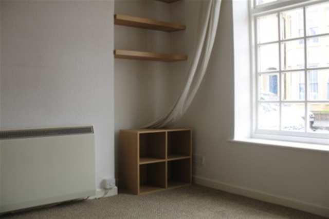  Image of 2 Bedroom Detached to rent at Southampton, SO14 6HF