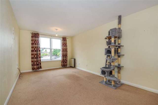  Image of 2 Bedroom Apartment to rent at 5 Napier Road Crowthorne Crowthorne, RG45 7EJ