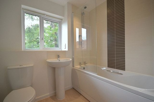  Image of 3 Bedroom Terraced to rent at Cinnamon Close Edgbaston Birmingham, B5 7SD