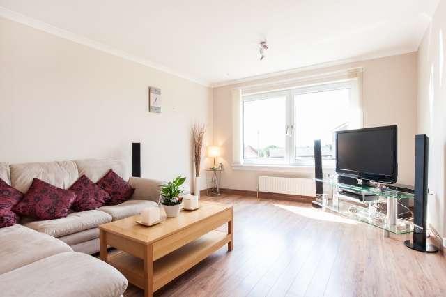  Image of 3 Bedroom Bungalow for sale at Lanark, ML11 8DY