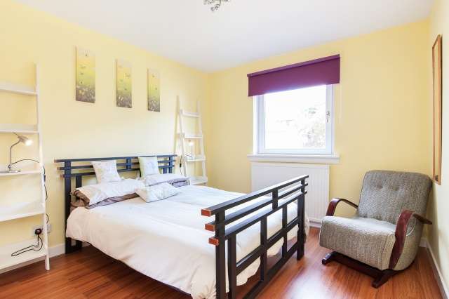  Image of 3 Bedroom Bungalow for sale at Lanark, ML11 8DY