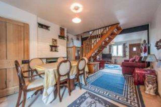  Image of 2 Bedroom Semi-Detached for sale at Cobham Surrey Cobham, KT11 1JQ