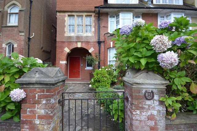  Image of 3 Bedroom Flat to rent at Bexhill On Sea, TN40 1NH