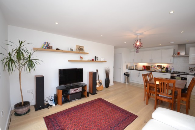  Image of 3 Bedroom Property to rent at East Finchley, N2 0SP