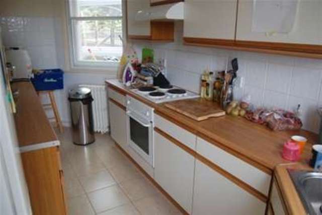  Image of 2 Bedroom Property to rent at Eastbourne, BN20 7LF