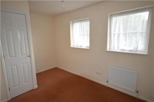  Image of 2 Bedroom Terraced to rent at Surrey, SM5 2FD