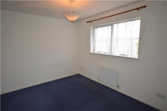  Image of 2 Bedroom Terraced to rent at Surrey, SM5 2FD