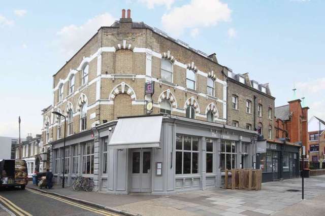  Image of 1 Bedroom Flat to rent at London  Victoria Park, E9 7LH
