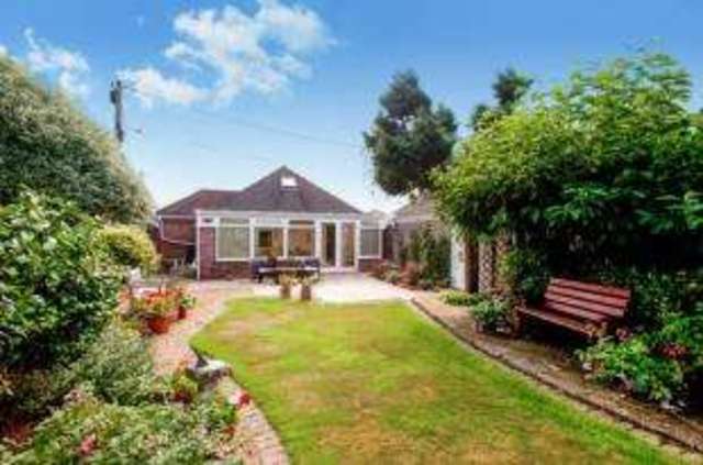  Image of 3 Bedroom Bungalow for sale at Fareham Hampshire Stubbington, PO14 2EN