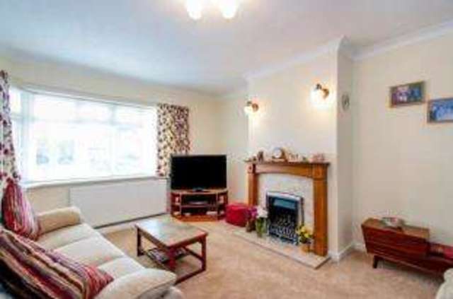  Image of 3 Bedroom Bungalow for sale at Fareham Hampshire Stubbington, PO14 2EN